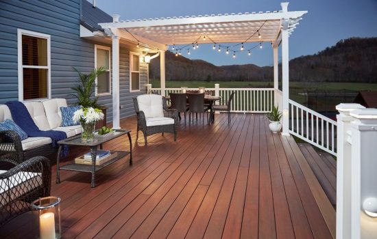 Pergola-Attached-To-House-Vs-Freestanding-Pergola-min